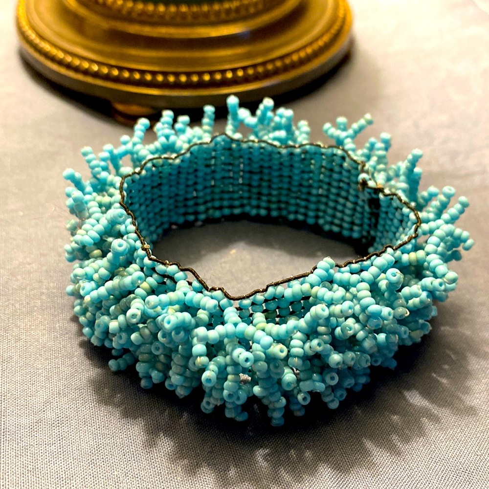 Fun and funky seed bead, 7 inch stretchy bracelet